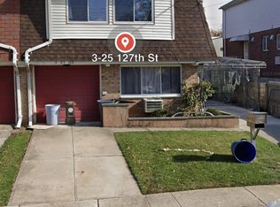 325 127th St, College Point, NY 11356