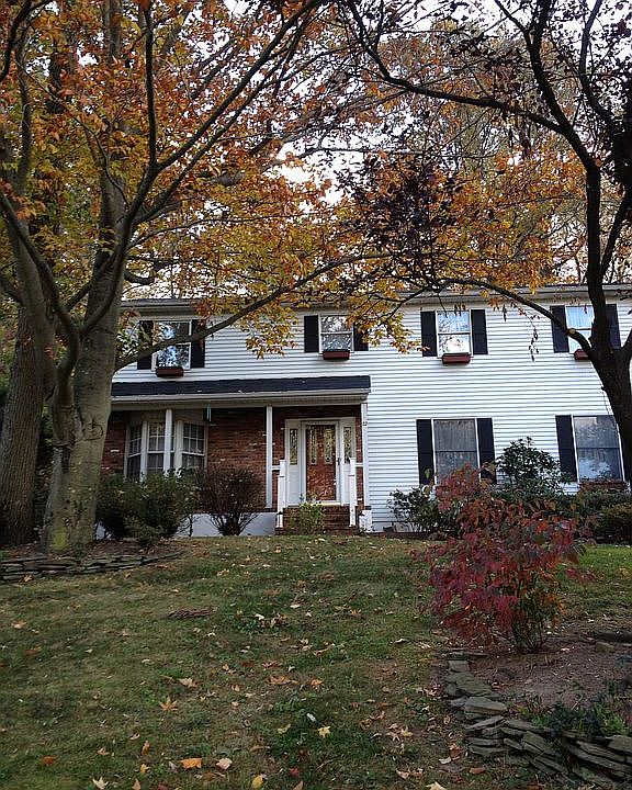 2nd image of 22 Skylark Rd
