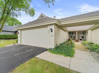 2108 W Raleigh Ct, Mequon, WI 53092