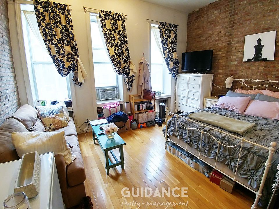 1st image of 340 W 71st St #2