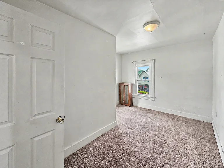 1315 Farr St — Photo 8