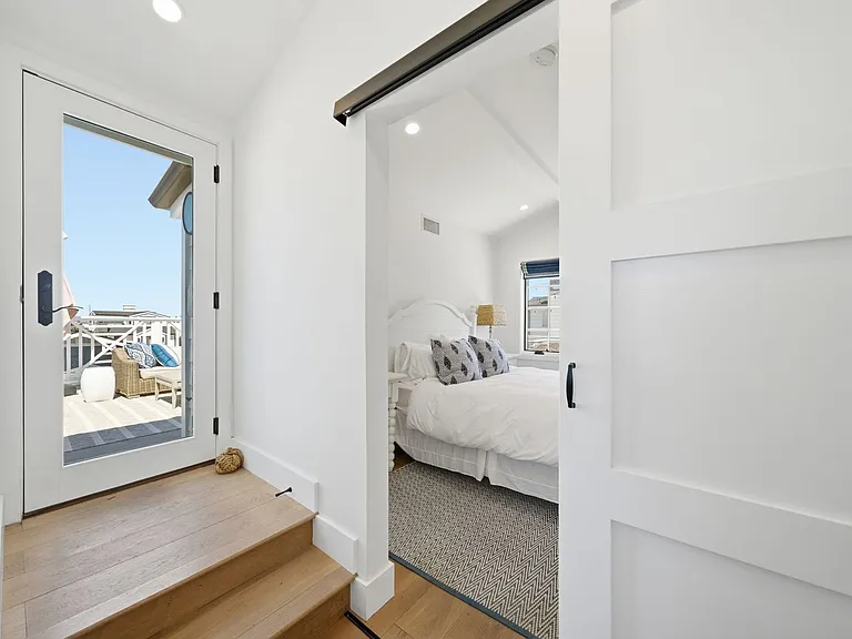 305 Montero St — Photo 23