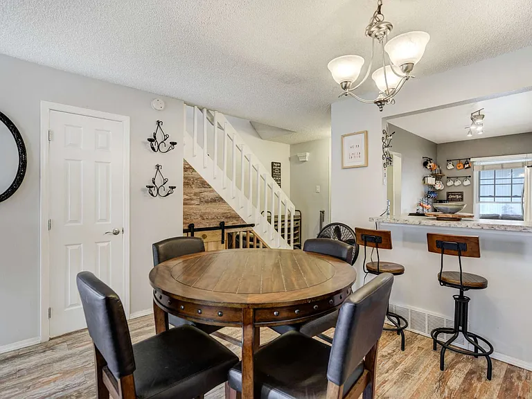 2544 Blazek Loop — Photo 11