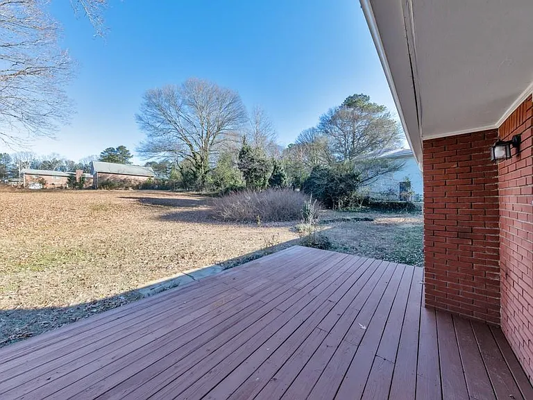 909 Rosedale Dr — Photo 25