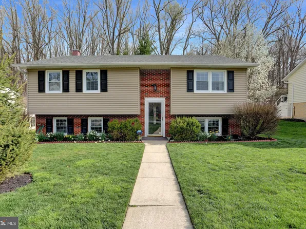 8 Stillway Ct, Cockeysville, MD 21030