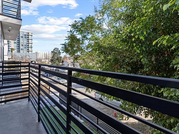 4th image of 11447 Cumpston St #2