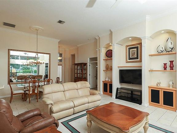 4th image of 751 Silk Oak Dr