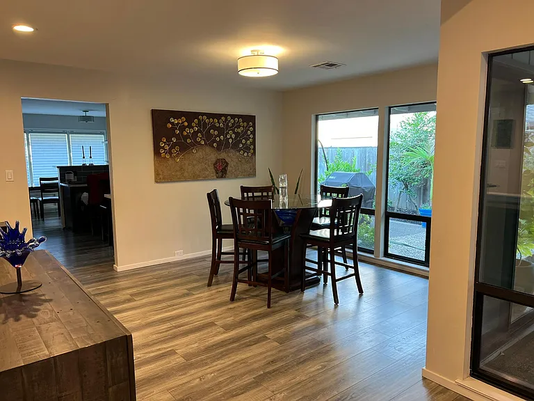 825 Lake Oak Ct — Photo 4