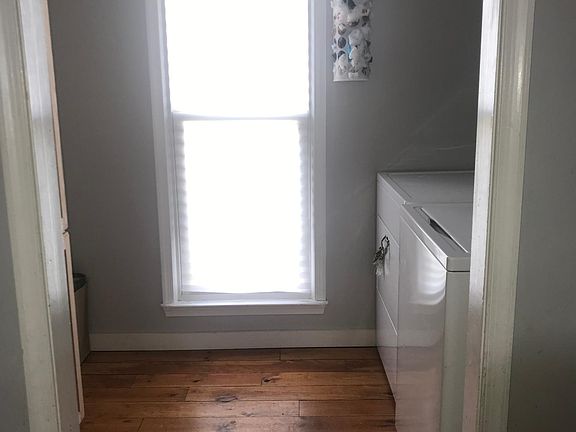 laundry/pantry. washer/dryer not included.
