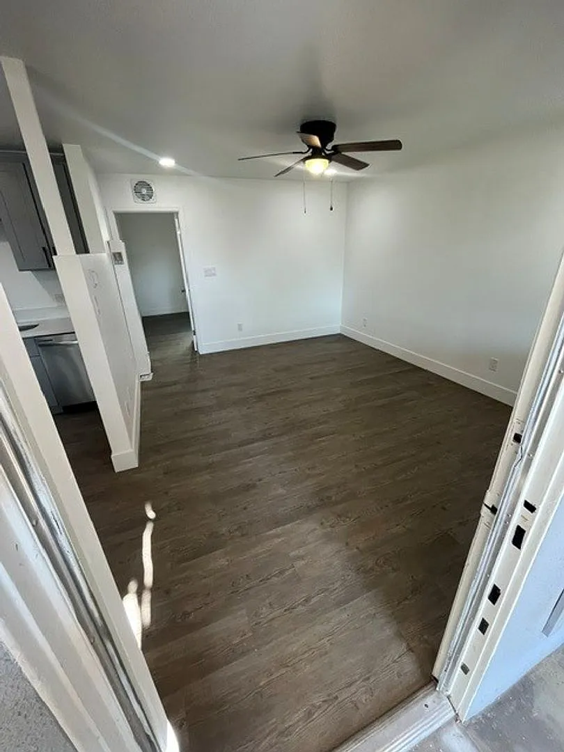 Timelark Apartments — Photo 4