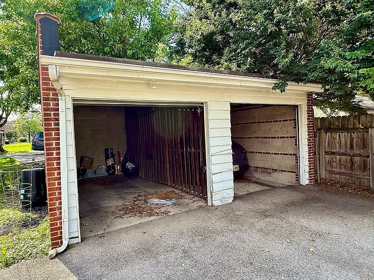 1601 Waltham Rd — Photo 12