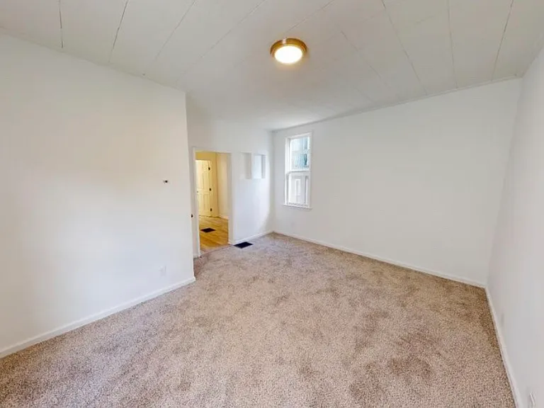 1627 Dewey Ave — Photo 22