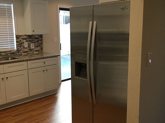 3rd image of 19520 Roscoe Blvd Unit C