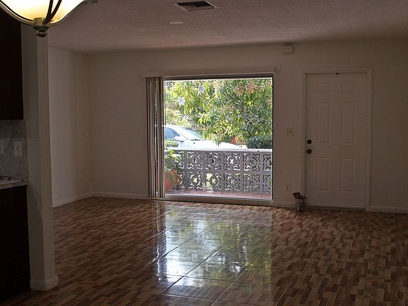 5th image of 539 S Rainbow Dr #539