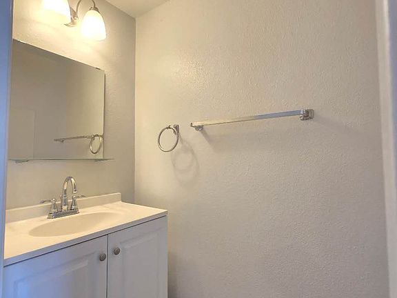 5th image of 4408 Walnut St #4408