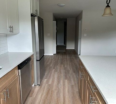 5th image of 460 Old Town Rd #18I