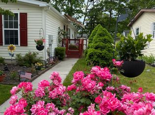 6 Locust Ct, Mays Landing, NJ 08330