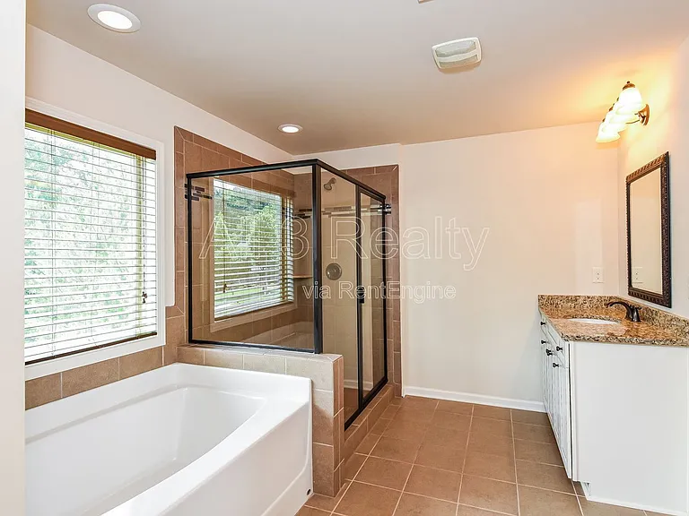 3738 Valley Spring Dr — Photo 15