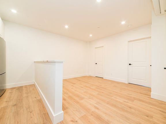 3rd image of 37 Lake St