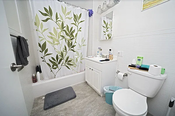 Rented by Level Group | media 8