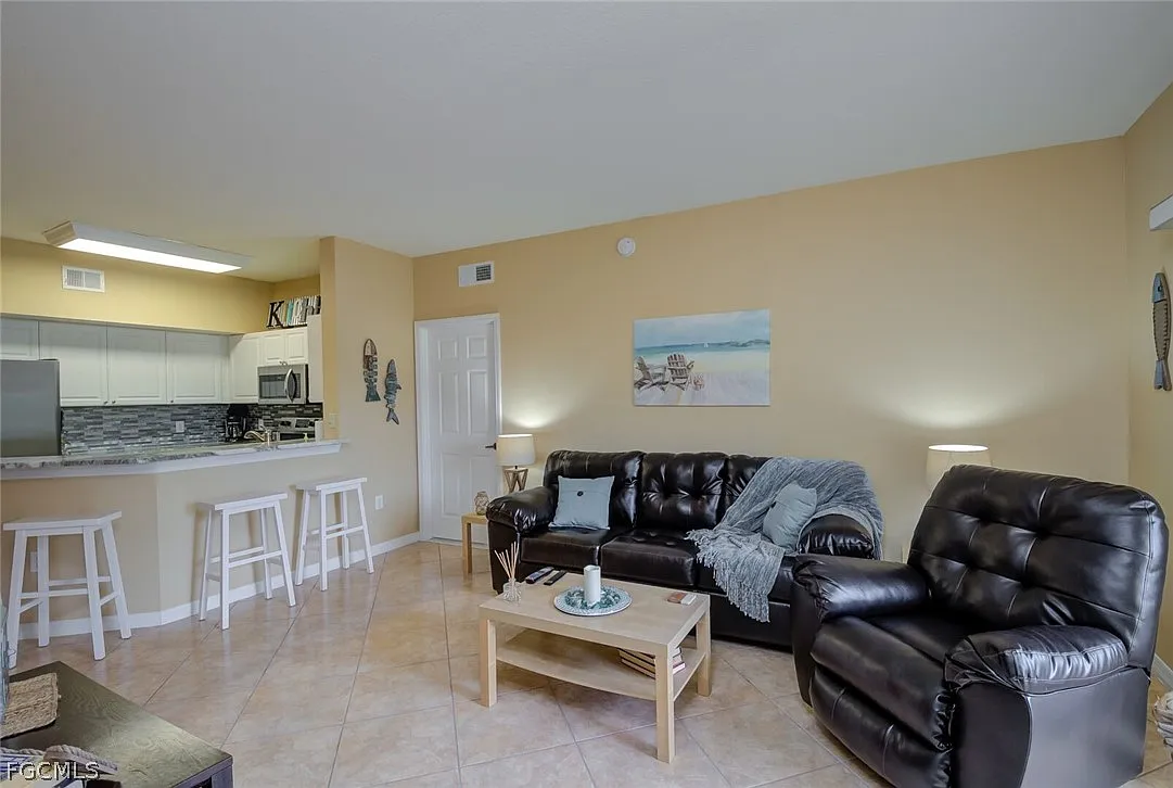 2 bed, 2.0 bath, 981 sqft, $3,300 — Photo 4