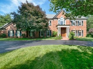 10 Frontenac Place Dr, Saint Louis, MO