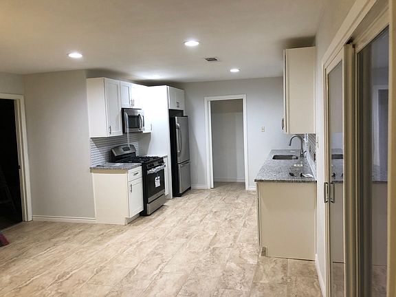 4th image of 655 Ferguson Dr