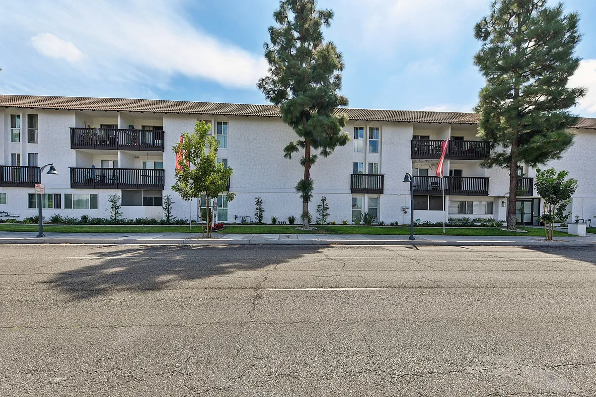 Building Photo - Rancho La Paz