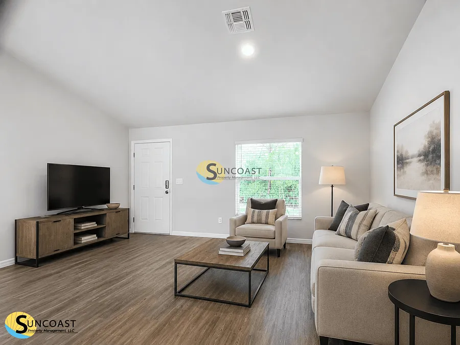 Beautiful 4BR Home in Palm Coast P Section — Photo 3