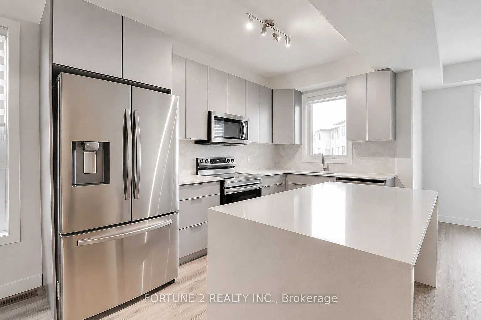 3 bed, $2,599 — Photo 4
