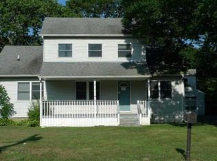 513 Chester Rd, Sayville, NY 11782