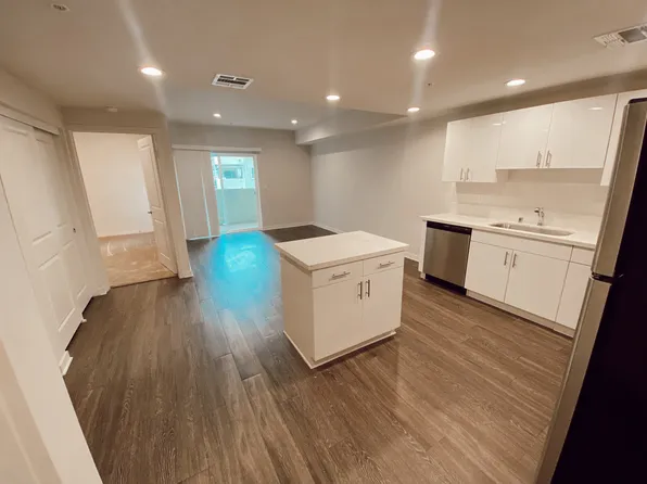 6332 Woodman Ave #5, Van Nuys, CA 91401