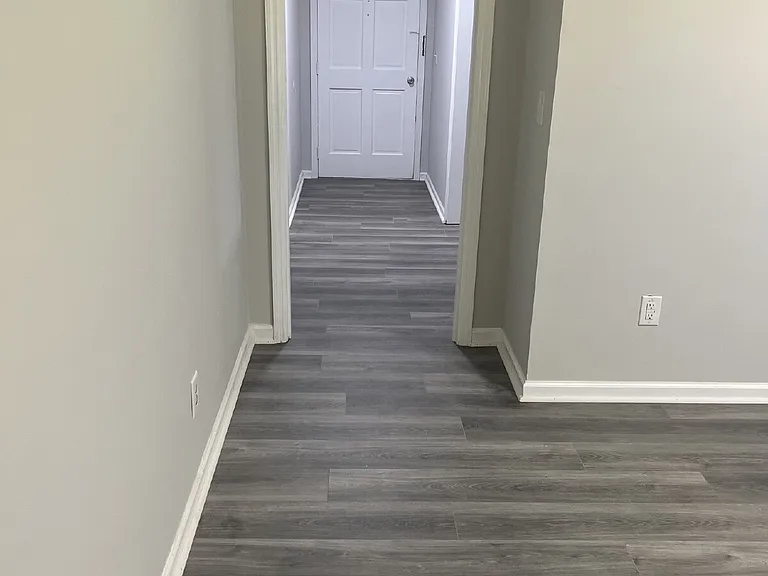 4749 Eastwin Dr — Photo 8