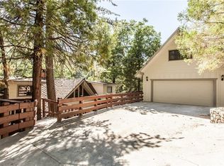 27945 Lakes Edge Rd, Lake Arrowhead, CA 92352