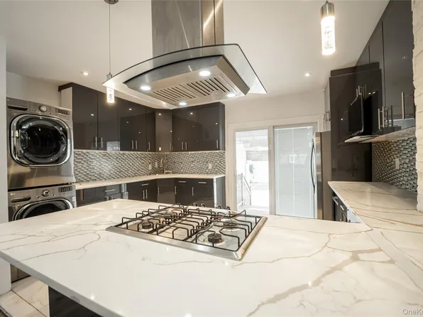 95-11 238th Street, Floral Park, NY 11001