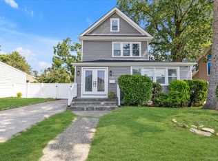 2 Canandaigua Ave, West Hempstead, NY 11552