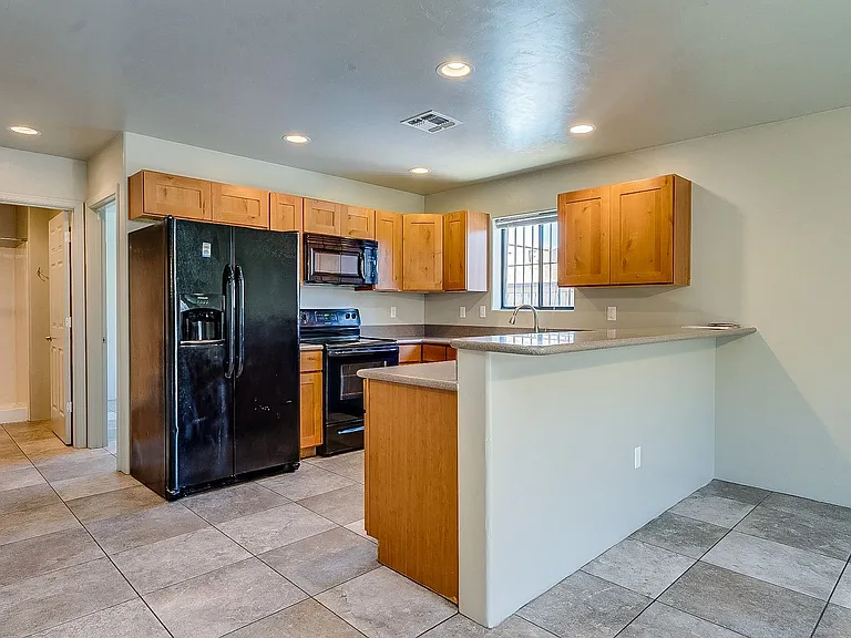 720 E. Lester St. — Photo 3