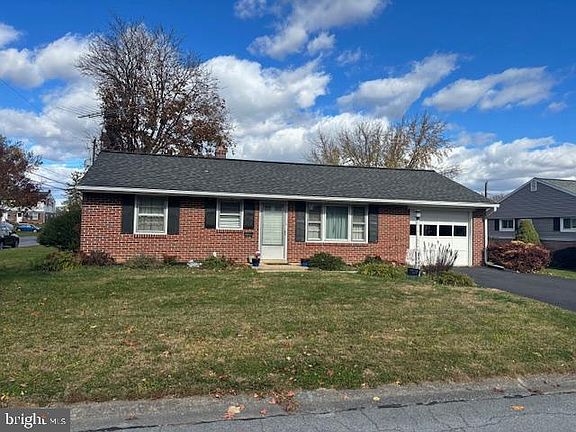 2nd image of 1799 Heritage Ave