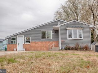 824 Huntington Ave, Glendora, NJ 08029