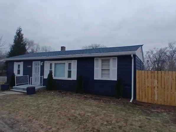 2105 Pershing Ave, Rockford, IL 61109