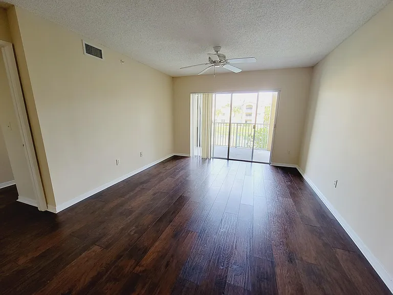 2640 S University Dr #222 — Photo 2