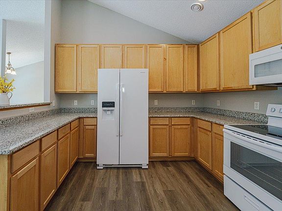 4th image of 7813 Elm Grove Ave