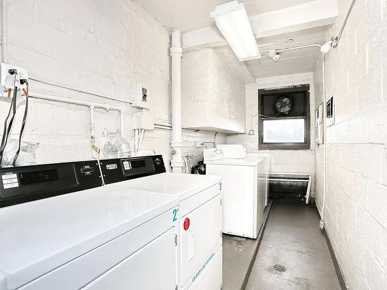3021 Edwin Ave #5H — Photo 14