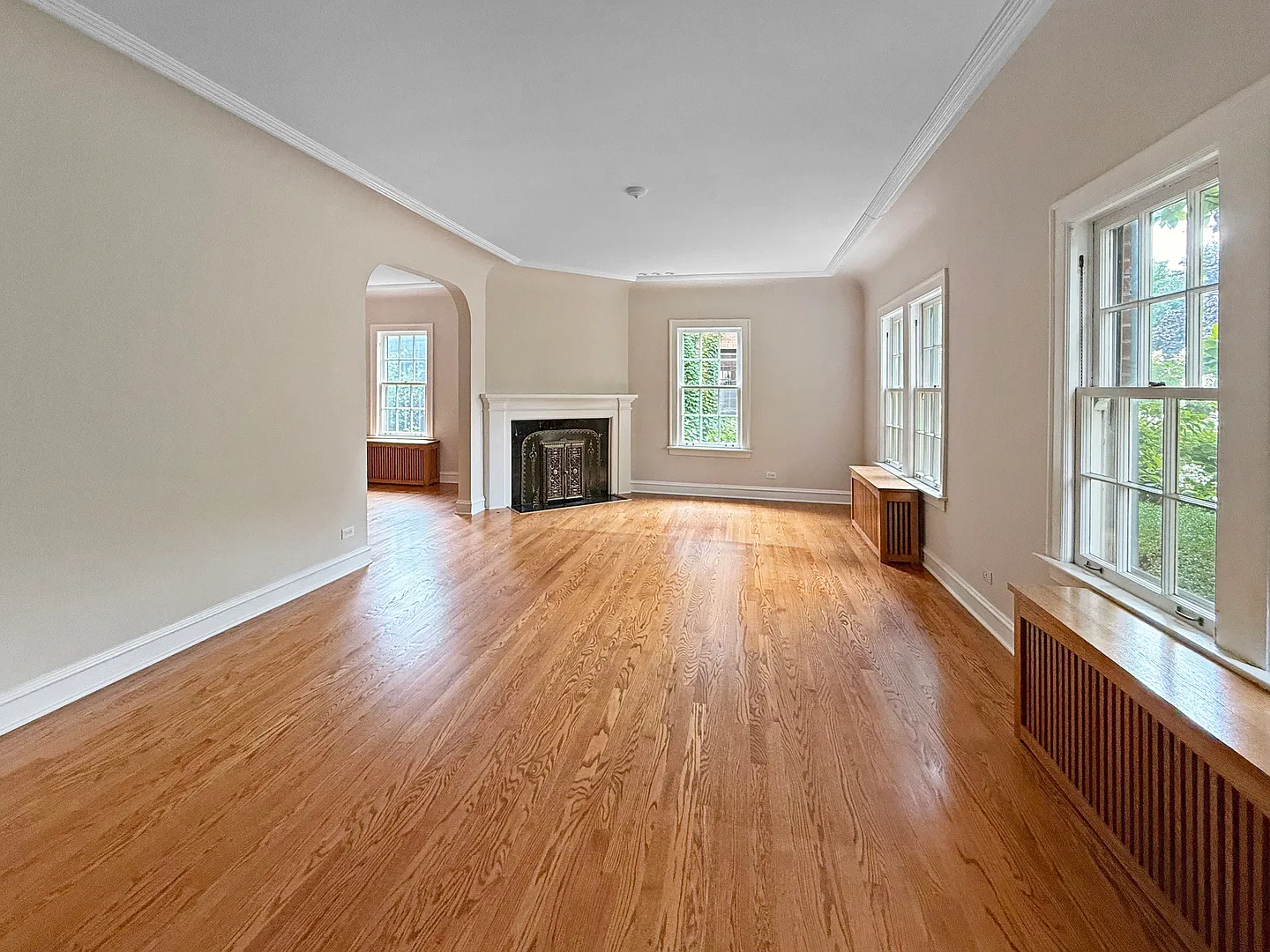 4 bed, 2822 sqft, $4,850 — Photo 4