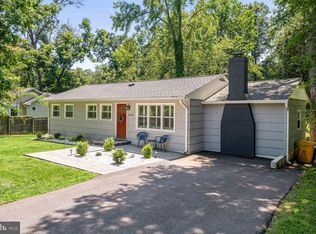 1005 Pinecrest Dr, Annapolis, MD 21403