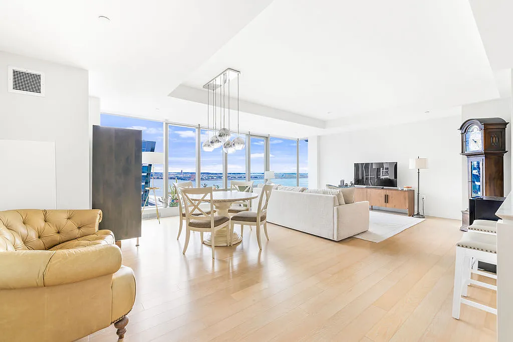 Building Photo - 135 Seaport Blvd #2201