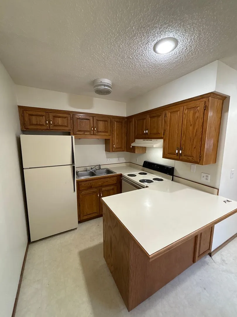 Walnut — Photo 1