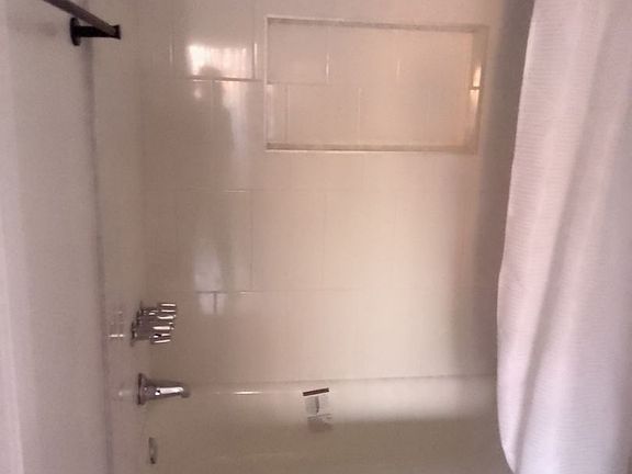5th image of 5554 N Carpenter Ave #105
