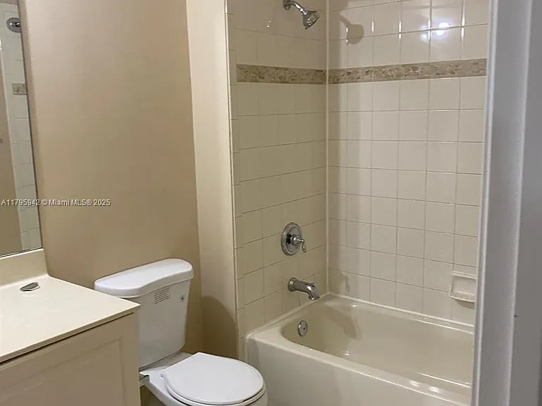 2832 SW 81st Ave — Photo 8