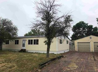 1914 W 17th St, North Platte, NE 69101